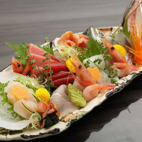 寿司における光り物の魅力とは？味や捌き方の違いを職人目線で解説素材の旨さがキラリと光る創作料理の情報を発信しています下関で創作和食を堪能するなら離れ 竜胆