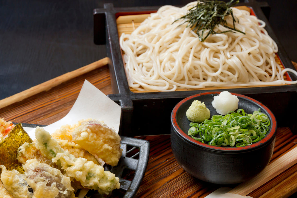 蕎麦 に合う献立30選！天ぷら以外にも付け合わせにぴったりなおかずや副菜を厳選4yuuu