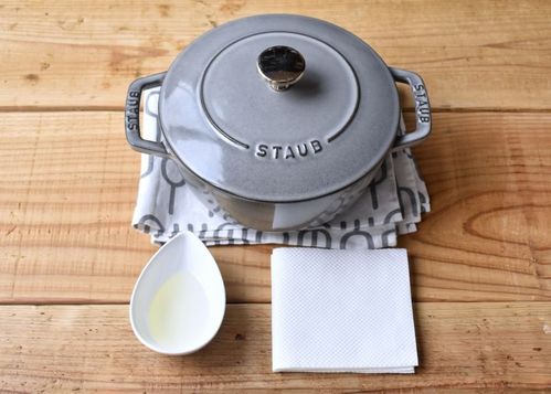 必見 失敗しない！ストウブの使い始めとメンテナンス『シーズニング』の方法 - ゆるりびんぐ