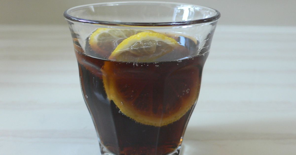 ウォッカはコーラで割ると美味しい！作り方やアレンジを紹介嗜好品オリーブオイルをひとまわし