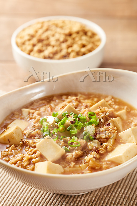 Amazon.co.jp:注目の大豆ミートマルコメ ダイズラボ 菰田シェフ監修 四川式 麻婆豆腐 180g×5個 : 食品・飲料・お酒