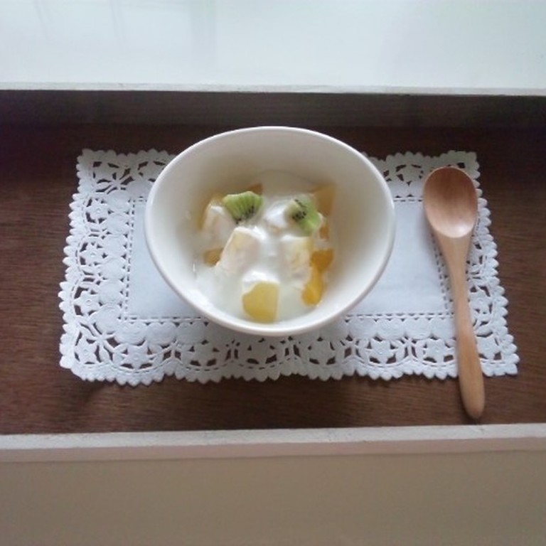 子どものおやつに フルーツヨーグルト