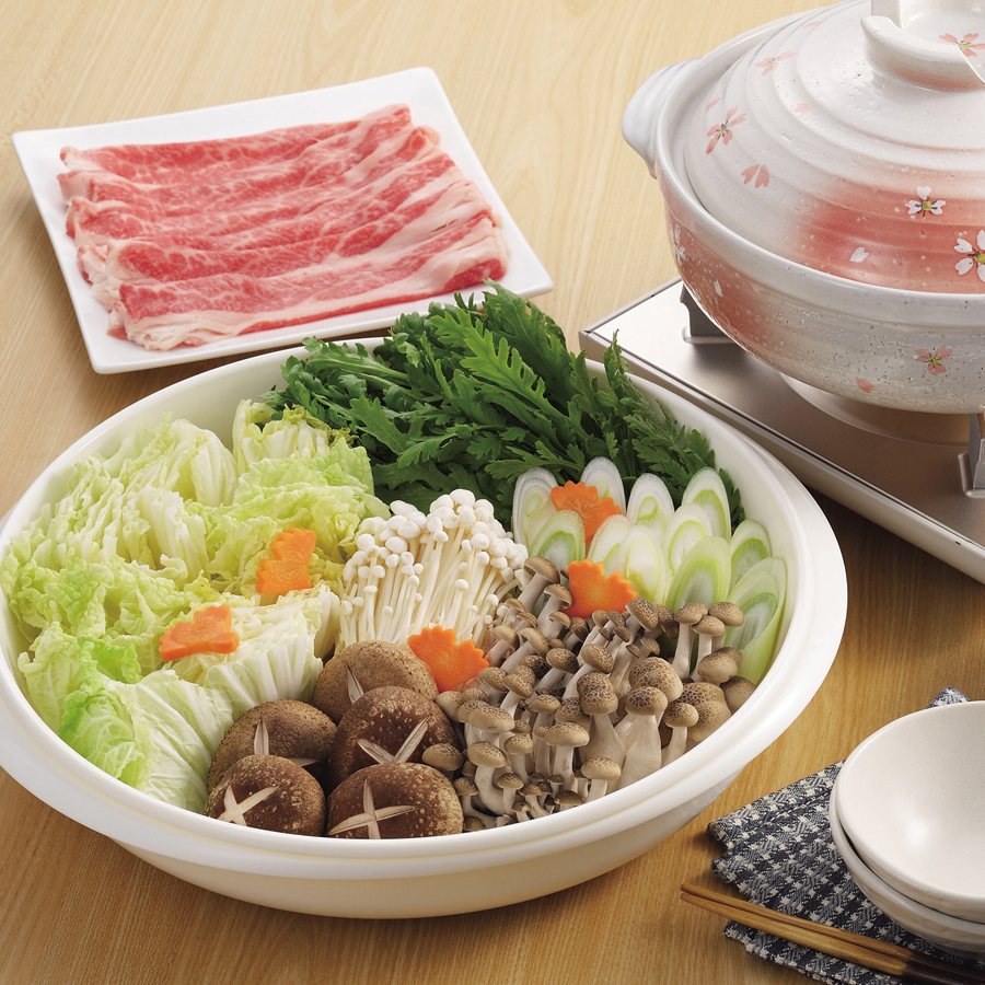 marché陽だまり🌈 本日のお野菜盛りカゴ🎵 ¥1812🙌🏻 お客様からこのカゴ可愛いね🩷と お声をいただいております😄❤️🍓🍊🍠本日もよろしくお願いします🍎🍅🍆marche陽だまり陽だまり市果物の矢野高知市旭町お野菜たっぷりお野菜セットお野菜盛りカゴ