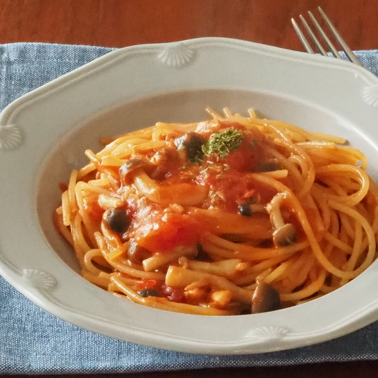 フライパンひとつで簡単！ とろ～りチーズがたまらない！トマトキムチーズパスタの作り方 ワンパンレシピ