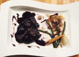 牛イチボ肉のグリル レモン風味の赤ワインソースフランス料理 フレンチ レシピ、イタリアンレシピ 赤ワイン煮込みなど家庭でできるレシピ