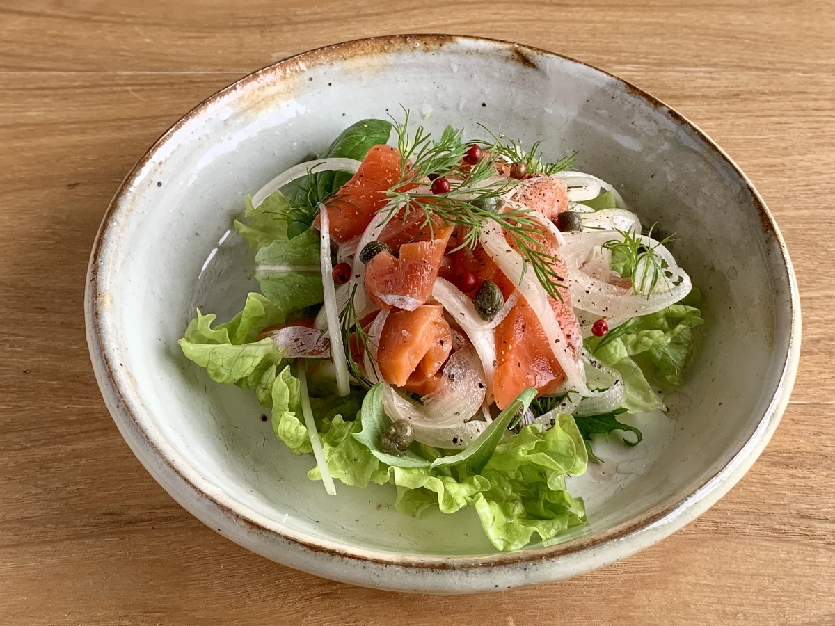 スモークサーモンの作り方！短時間で簡単燻製レシピ