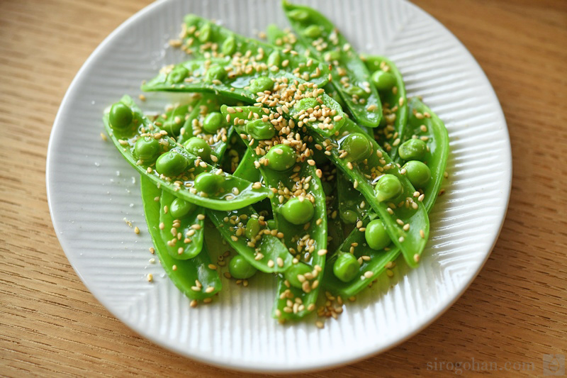 甘いソースが合う！ さつまいもとスナップエンドウのサラダ