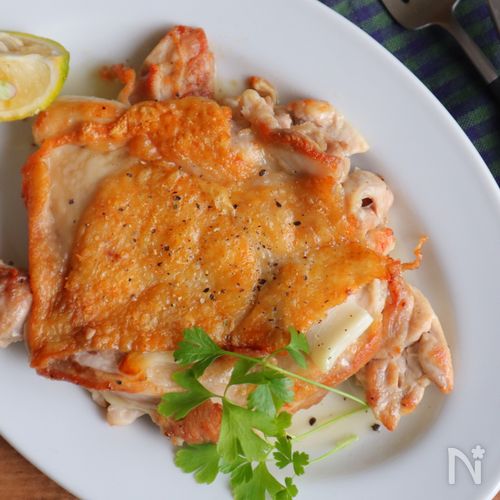 レシピ 皮パリパリ！鶏モモ肉を使った『チキンステーキ』とマスタードソース