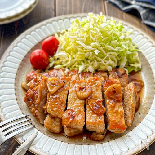 牛肉を超えるおいしさ！絶品「ポークステーキ」の作り方