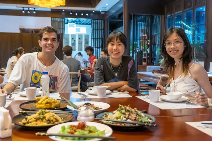 中華料理の食事マナー！日本料理・西欧料理とのマナーの違い - ネイティブキャンプ英会話ブログ英会話の豆知識や情報満載