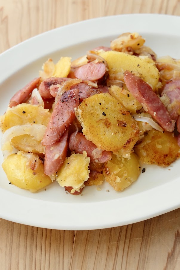 簡単キャンプ飯 濃いめの「ジャーマンポテト」はビールにめちゃくちゃ合う！ マジでこれ全員好きだろ！ロケットニュース24