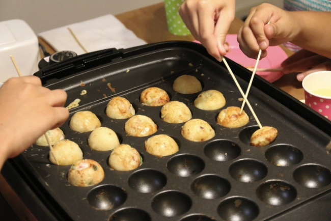 たこ焼き器で作るアヒージョ