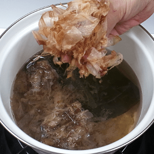昆布とかつおの二番出汁の取り方まいにち、おだし