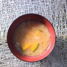 じゃがいもと玉ねぎのみそ汁