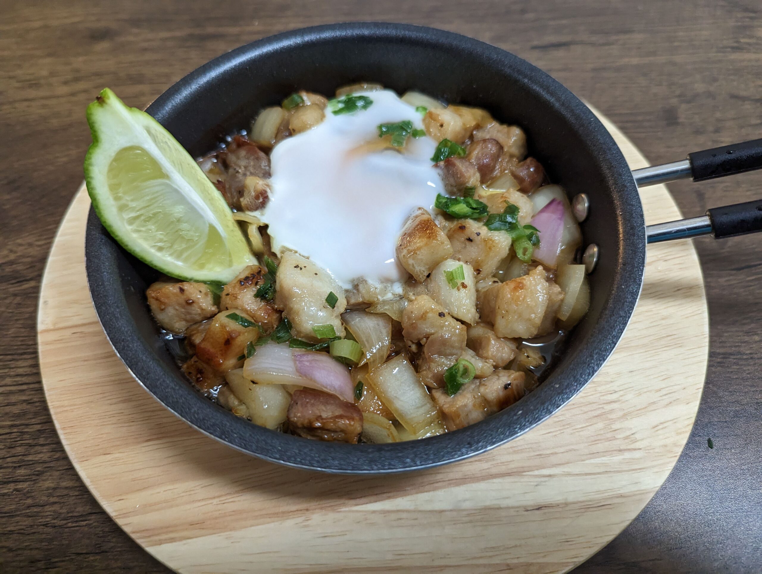 フィリピン料理シシグ