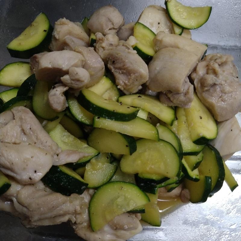 炒め物 鶏もも肉とズッキーニのバターポン酢炒め けんますクッキングさんのレシピ書き起こしTubeRecipe