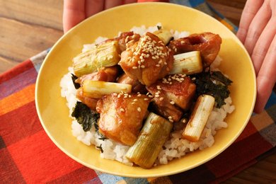 フライパン1つで 焼き鳥で作った焼き鳥丼をご紹介