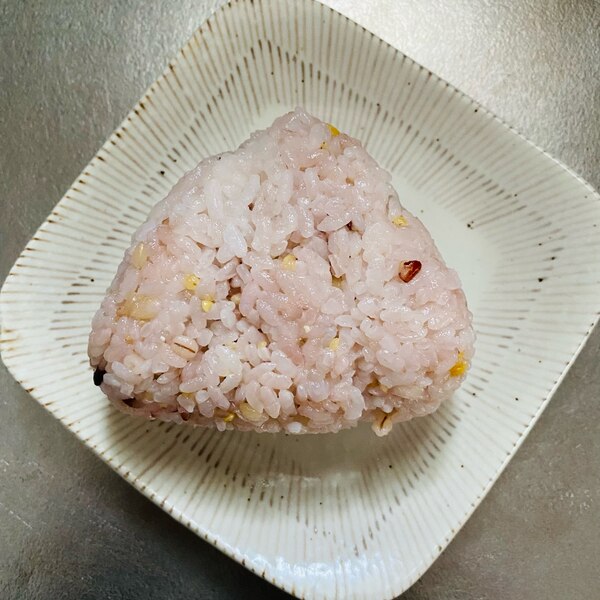 やみつきの塩こんぶツナマヨおにぎり