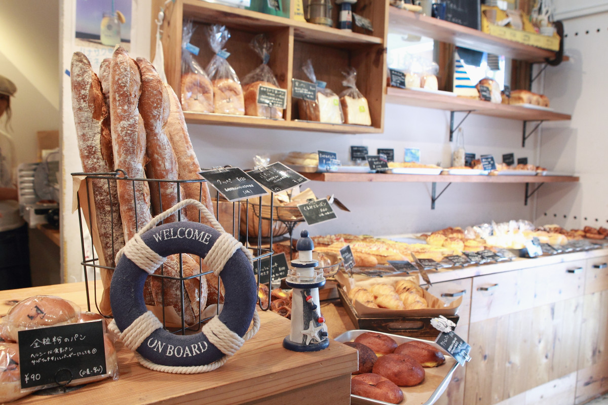 温かみと開放感、パン屋内装デザインのポイント 福岡の店舗デザインはCODE STYLE