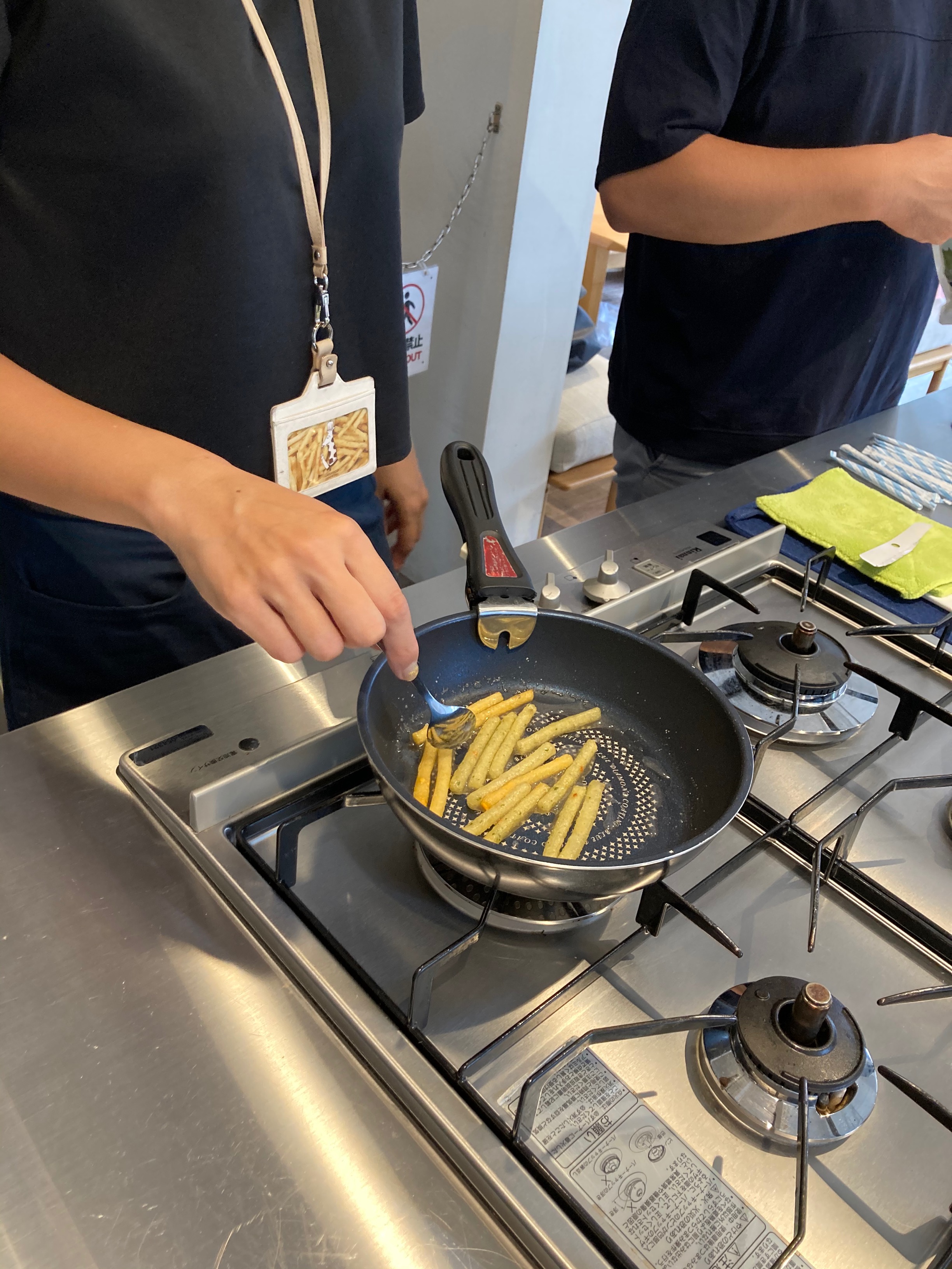 じゃがりこ完コピ⁉ 大人気スナック菓子をちょっと太めに再現！「じゃがりこ風スティックポテト」に挑戦♪2024年3月25日- エキサイトニュース