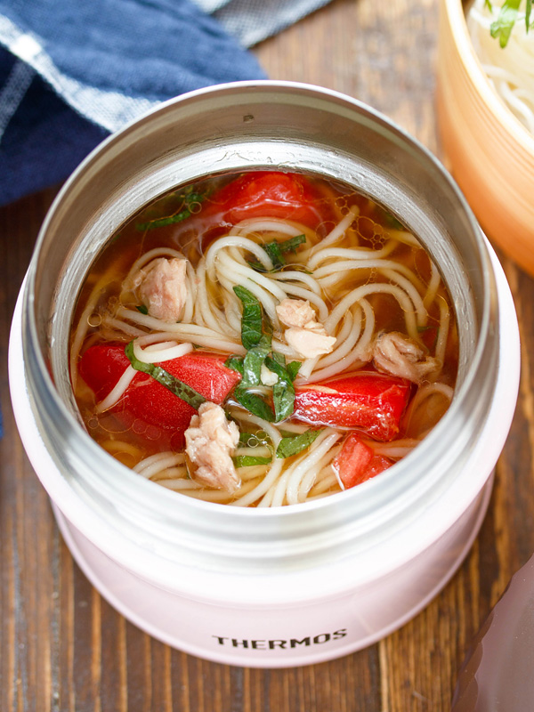 つぶしトマトとツナの冷製そうめん、湯むきしたミニトマトの甘味が決め手！ - 魚料理と簡単レシピ