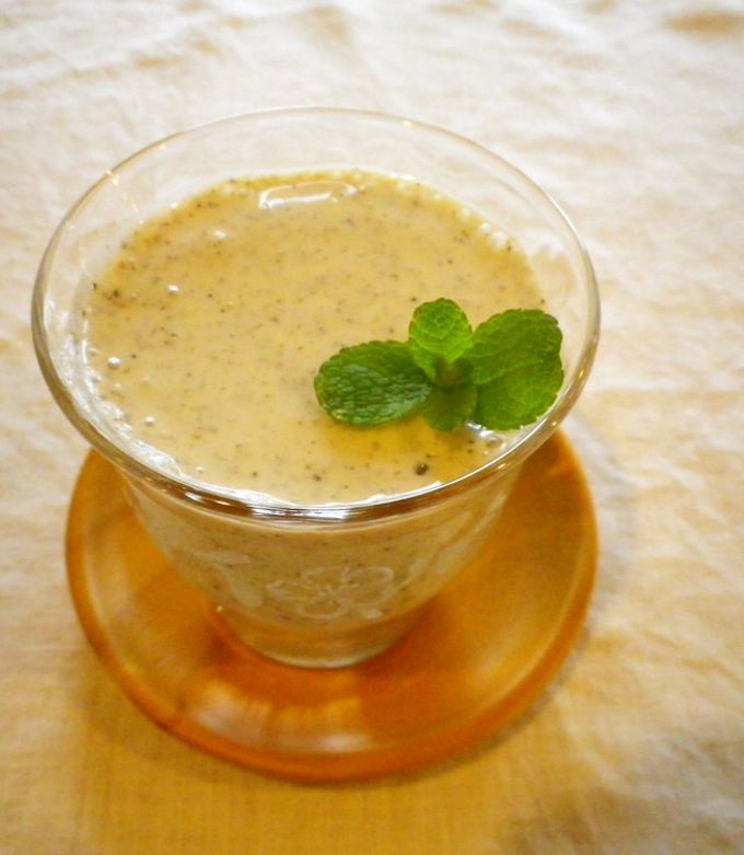 バナナとトマトの食べる豆乳スムージ