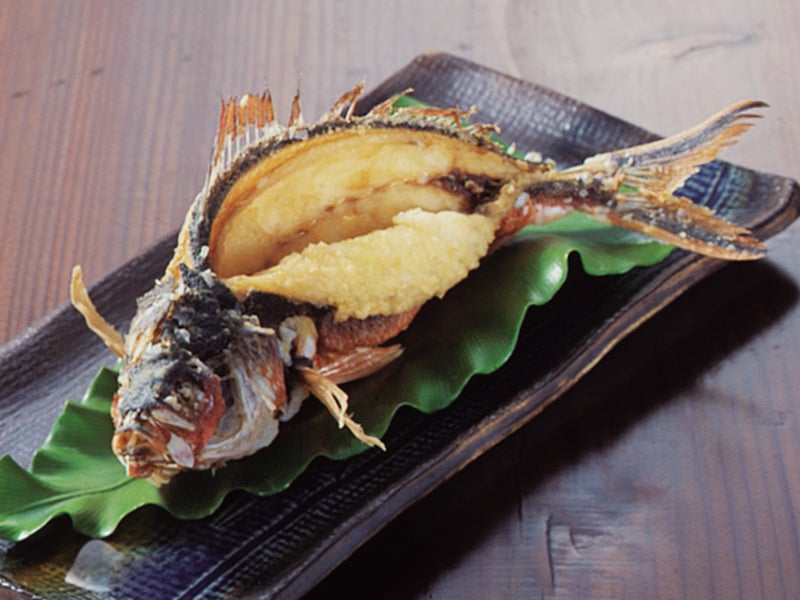 グルクンとは一体どんな魚？レシピ・旬な時期・釣り方・さばき方を解説！釣りラボマガジン