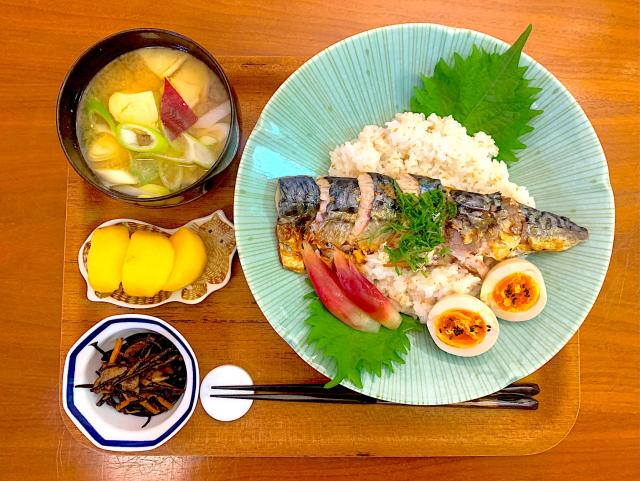 成人の日のお祝いに！寿司ケーキが主役の献立レシピサイトNadia