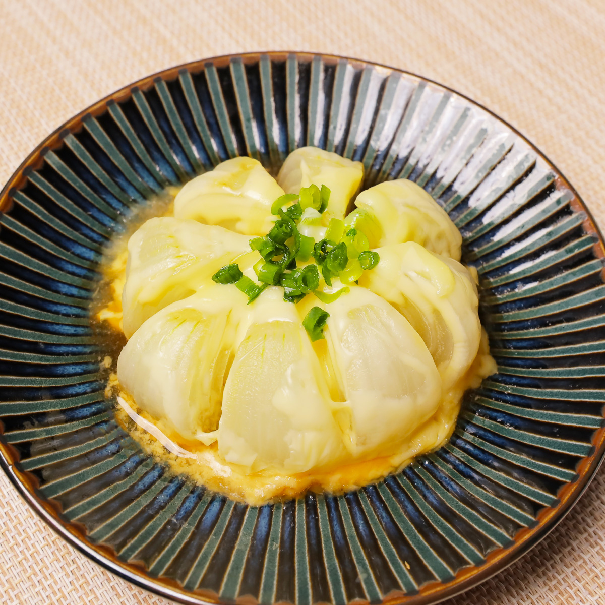 レンジで簡単！新たまのチーズ焼き