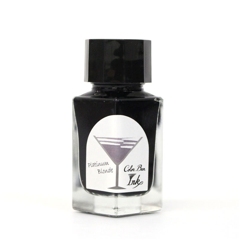 プラチナ・ブロンド大人の女性の味わい - カクテルとウイスキーの世界