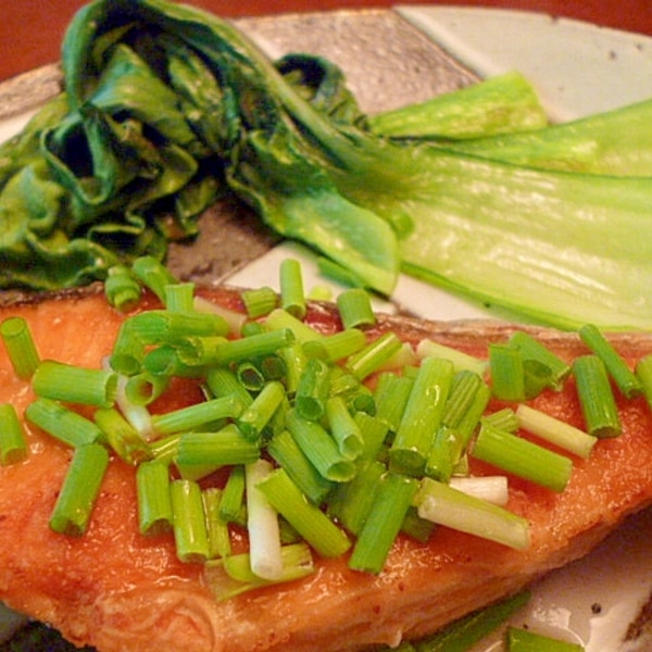 鮭と小松菜の甘辛ぽん酢炒め