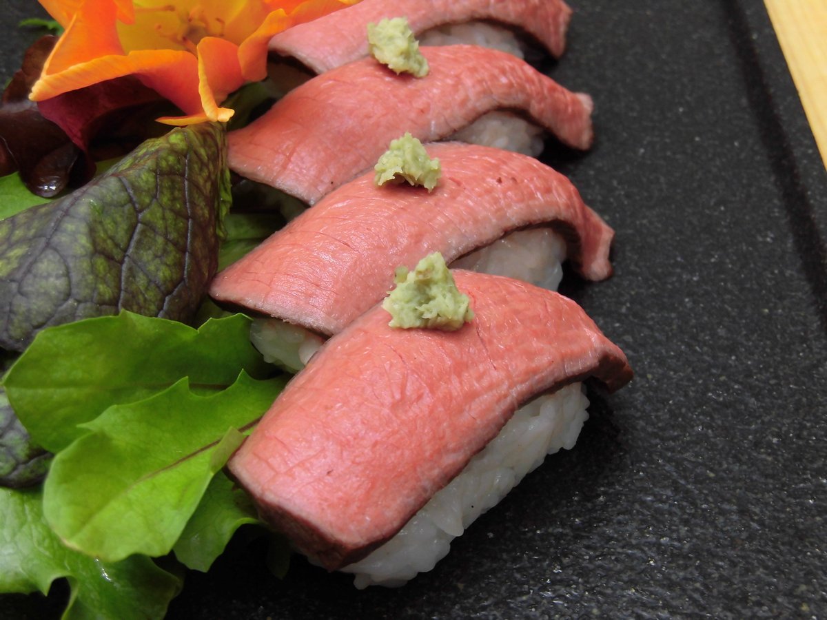 お肉の工場直売所「瀬戸内ローストビーフ」五日市店、牛刺し・握り・下味付き肉など多彩