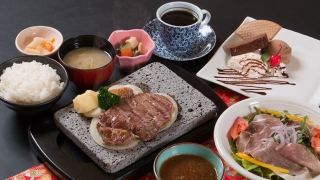 今月のおすすめ石焼きステーキ贅