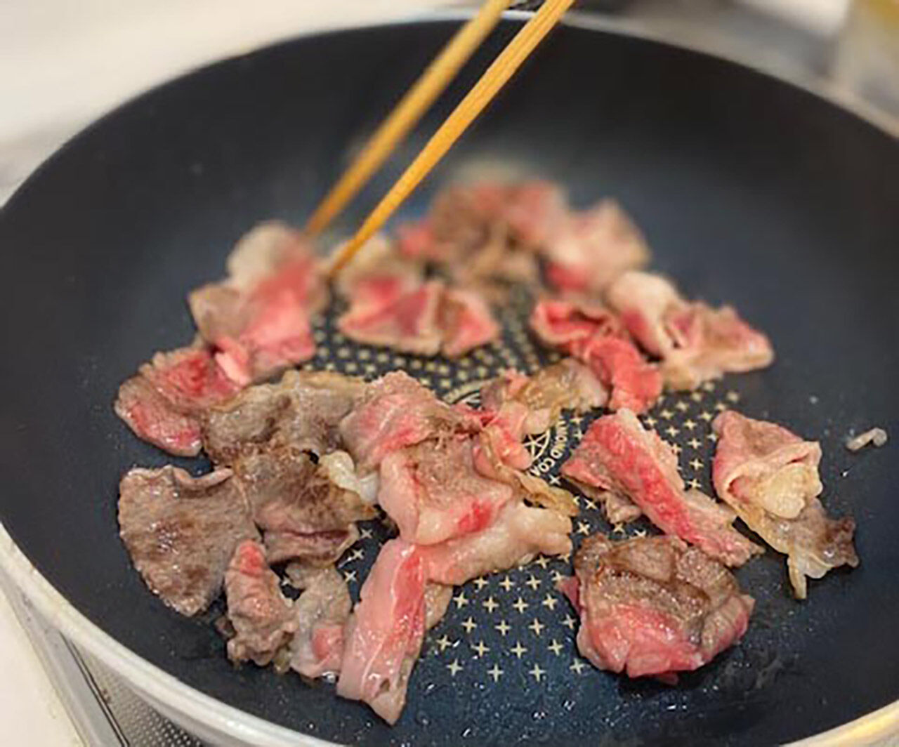 牛すき焼き丼、牛こま肉で簡単丼レシピ、パワー丼 - 魚料理と簡単レシピ
